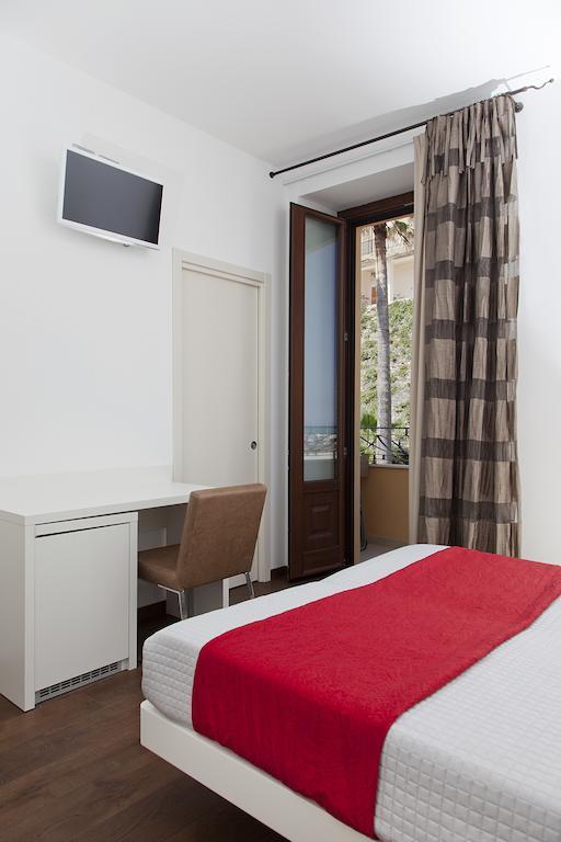 Iamartino Quality Rooms تيرمولي الغرفة الصورة